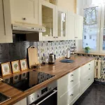 Nad Parseta W Centrum - Prywatne Miejsce Postojowe & Dwa Rowery Apartman